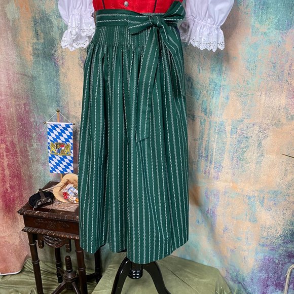 📌Authentic traditional high-quality Bavarian Dirndl with Blouse & Apron - Picture 9 of 14